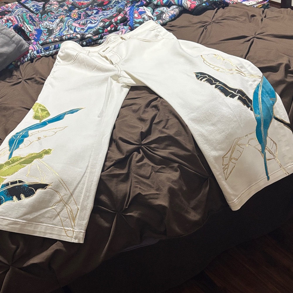 Chico's White Cropped Pants with Colorful Leaf Design - Picture 1 of 7
